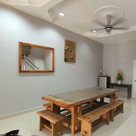 Homestay Roma Suite Kuala Terengganu Esterno foto